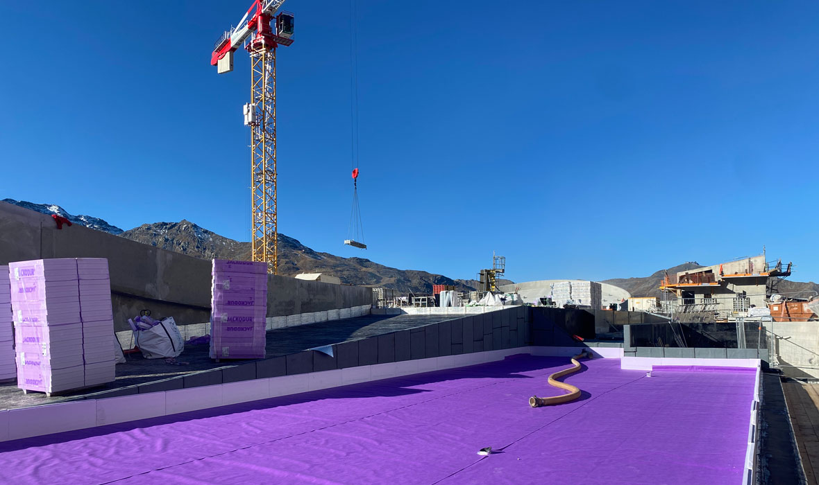 An inverted roof becomes a ski slope - Val Thorens sports center gets a spectacular new facelift for its 50th anniversary