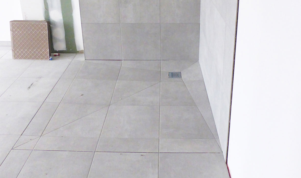 Shower without obstacles with the JACKOBOARD® Aqua